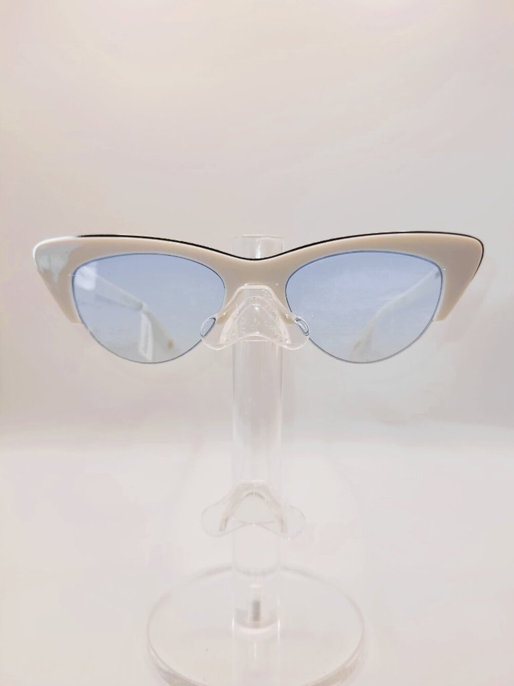 Loren Cat Eye Sunglasses in Off White with Blue Lenses